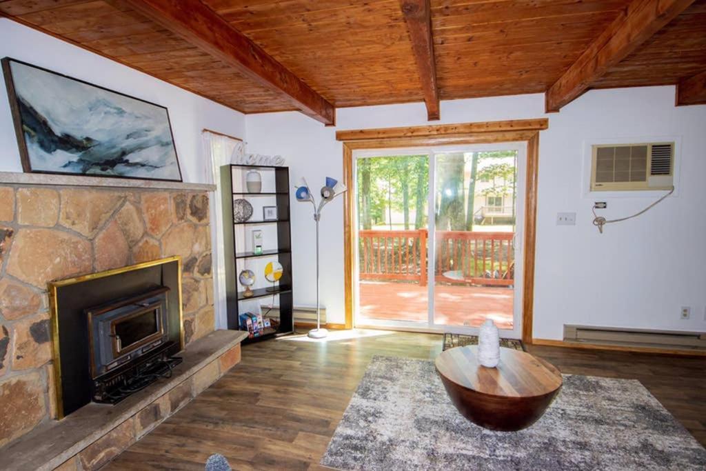 Entire 3 Bedroom Adventure Chalet, Near The Best Of The Poconos East Stroudsburg Exterior foto