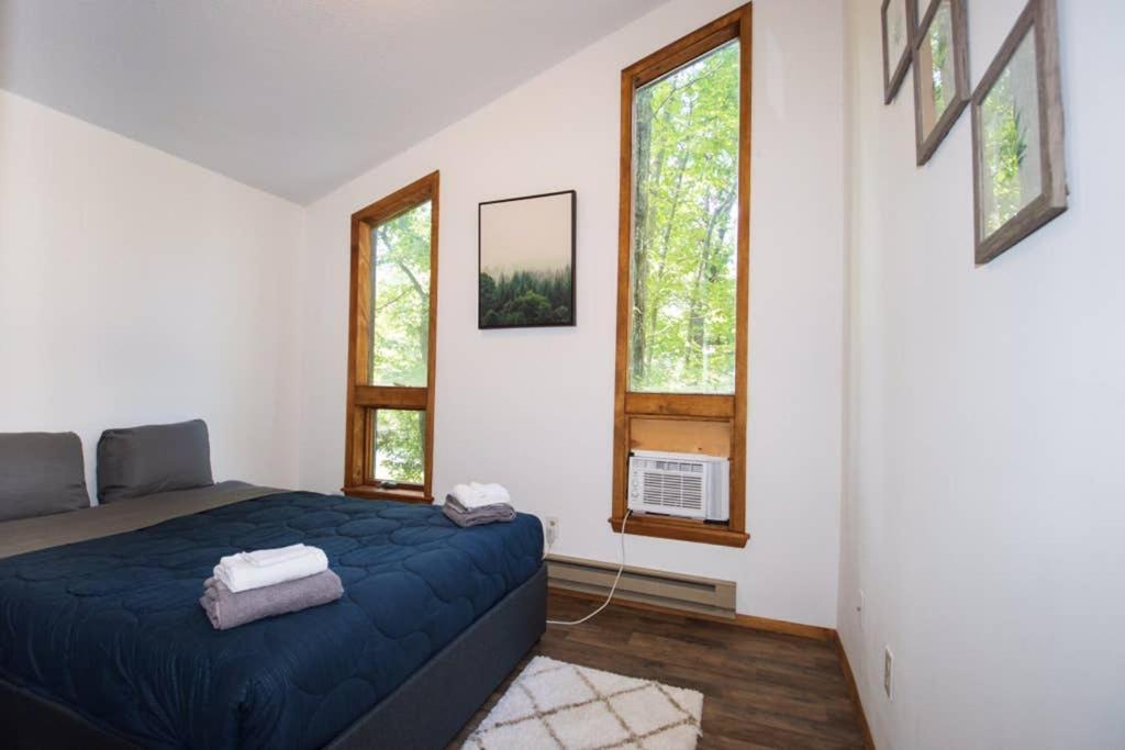 Entire 3 Bedroom Adventure Chalet, Near The Best Of The Poconos East Stroudsburg Exterior foto
